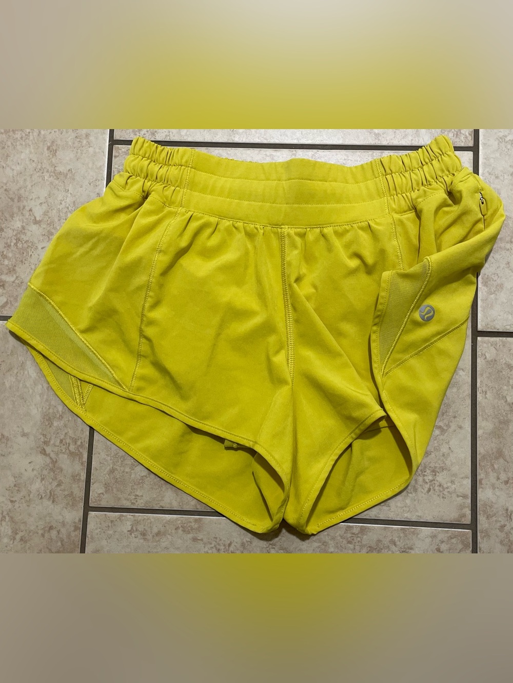 Lululemon Hotty Hot shorts Size 4